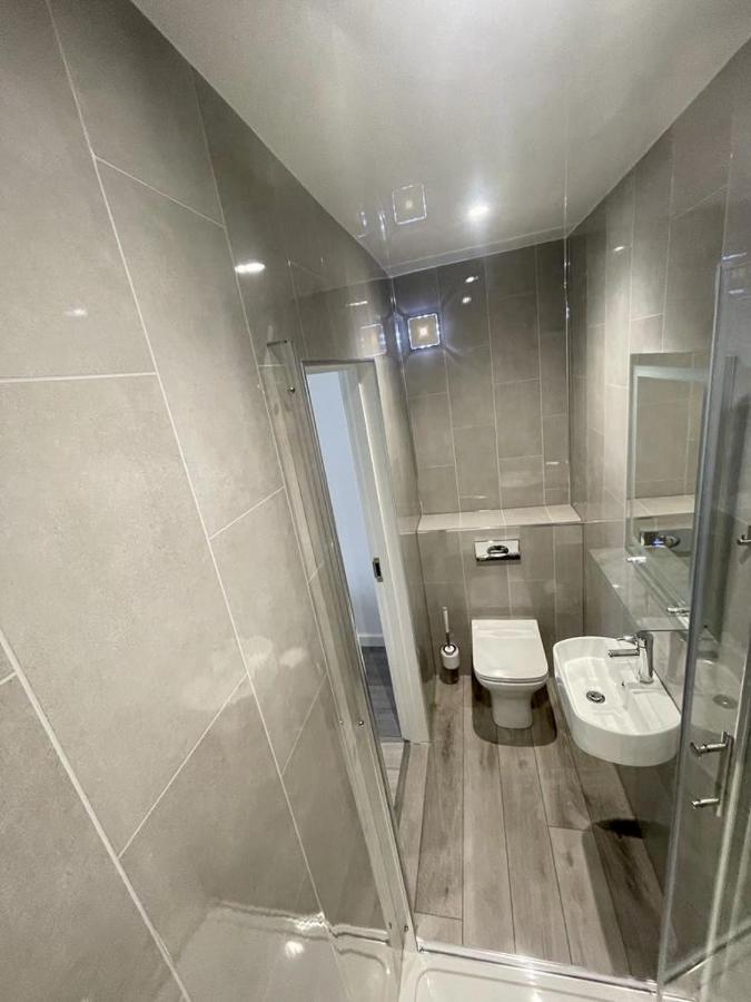 Top Twenty Bed And Breakfast Windsor Extérieur photo