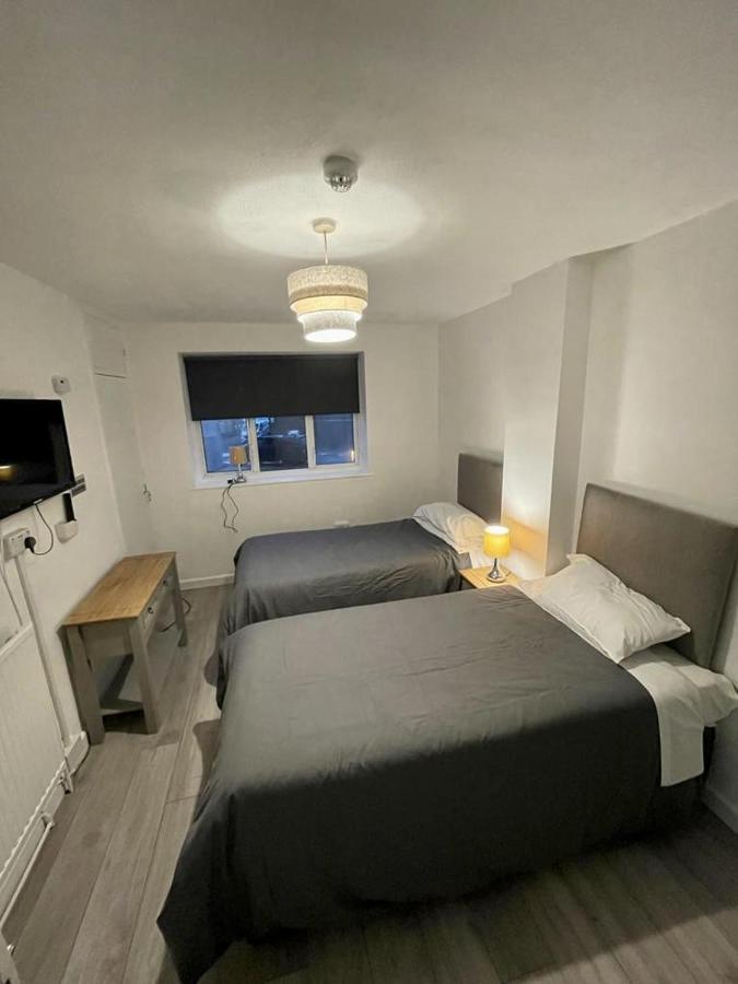Top Twenty Bed And Breakfast Windsor Extérieur photo