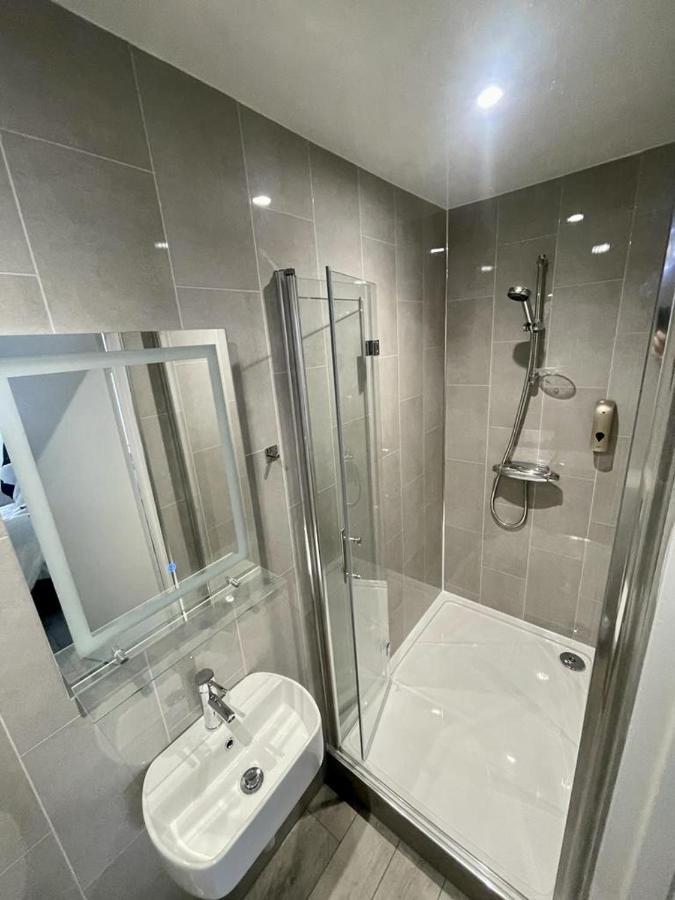 Top Twenty Bed And Breakfast Windsor Extérieur photo